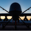 Suche nach schwarzer hubschrauber tshirts Flug