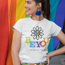 Suche nach regenbogenfarbe kleidung Jede person