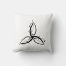 Suche nach triquetra kissen Symbol