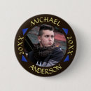 Suche nach jungen abschluss buttons Für alle