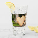 Suche nach weg im holz bierkrüge Natur