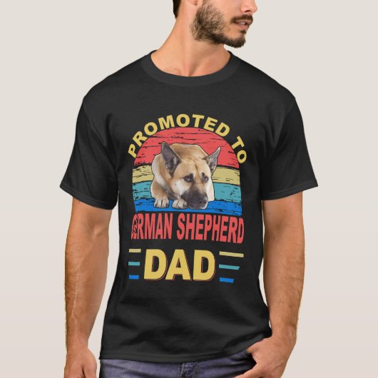 013 zum deutschen Schäferhund-Vater befördert T-Shirt (Vorderseite)