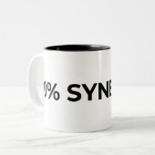 0% Synergy Typographic Minimalist  Zweifarbige Tasse (Vorderseite Links)
