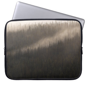 100 FOTOS MIT EINEM KLEINEN NEBEL IM WALD FEIERN LAPTOPSCHUTZHÜLLE