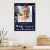 100. Geburtstag Foto Moody Lila Floral Willkommen Poster (Küche)