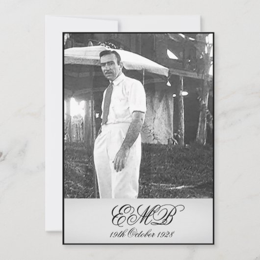 100. Geburtstag männlich Stilvolles Foto Monogram Einladung (Rückseite)