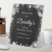 100. Geburtstag Winterwonderland Schneeflocke Will Sockelschild (In Situ)