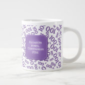 100. Geburtstag Zufallszahlenmuster Lila Jumbo-Tasse (Rechts)