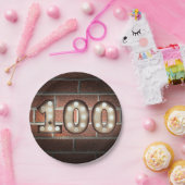 100. Geburtstagsschild auf Ziegelmauer Pappteller (Party)