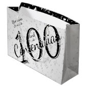 100 Jahre Jahrhundertwende Schwarz/Weiß-Typografie Große Geschenktüte (Rückseite Schrägansicht)