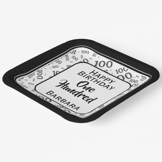 100. Party Random Number Pattern Schwarz/Weiß Pappteller (Gewinkelt)