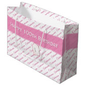 100. Pink/White Typografy Pattern Große Geschenktüte (Vorderseite Schrägansicht)