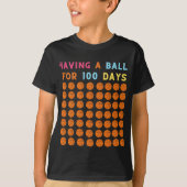 100. Schulfest mit einem Ball für 100 T-Shirt (Vorderseite)