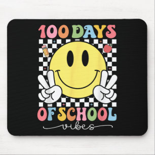 100 Schultage Vibes Niedliches Lächeln Gesicht 100 Mousepad