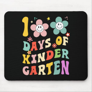 100 Tage Kindergarten Groovy 100. Tagesschule T Mousepad
