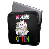 100 Tage müssen Sie die Schulkatzenkatze sein Laptopschutzhülle (Vorderseite Links)