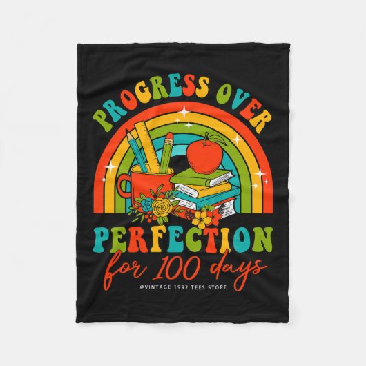 100 Tage Schullehrer - Fortschritt über Perfektion Fleecedecke (Vorderseite)