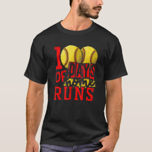 100 Tage Zuhause führen Softball zum 100. Schultag T-Shirt