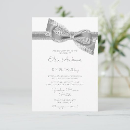 100th Centenarian Silver Bow & Ribbon Birthday Einladung (Stehend Vorderseite)