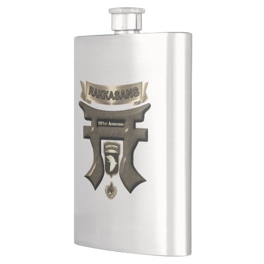 101. Im Flugzeug Abteilung Rakkasans Flachmann (Links)