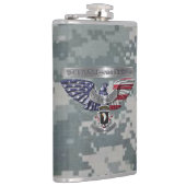 101. Im Flugzeug Abteilung "Stolz auf Dienst" Flachmann (Rechts)