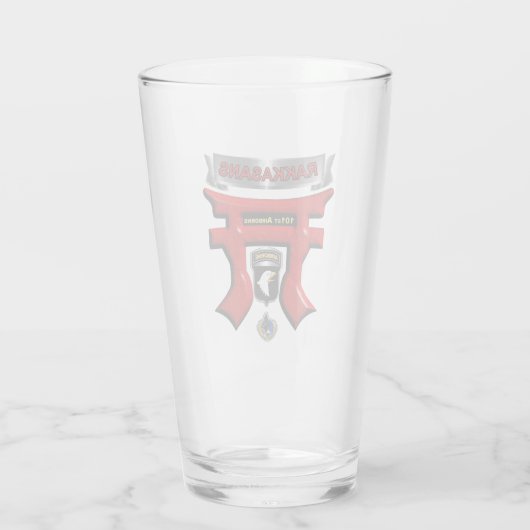 101. Im Flugzeug Division Rakkasans Glas (Rückseite)