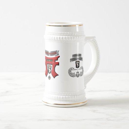 101. Im Flugzeug Division Rakkasans Special Design Bierglas (VorderseiteRechts)