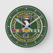 101. Im Flugzeug Division Vietnam Veteran Runde Wanduhr (Vorderseite)