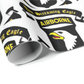 101. IM FLUGZEUG GESCHENKPAPIER (Rolleneckpunkt)