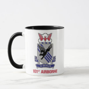 101. Im Flugzeug H-Minus Tasse