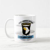 101st Im Flugzeug Abteilung "schreiender Eagles " Kaffeetasse (Links)
