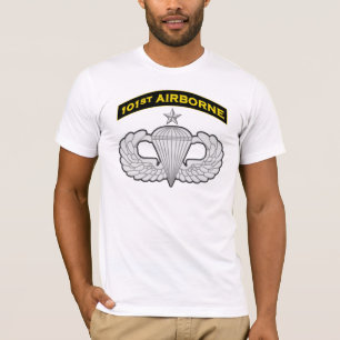 101st Im Flugzeug älteres Parachutist-T-Shirt T-Shirt