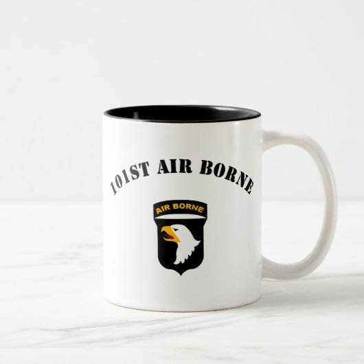 101st Im Flugzeug Insignien Zweifarbige Tasse (Rechts)