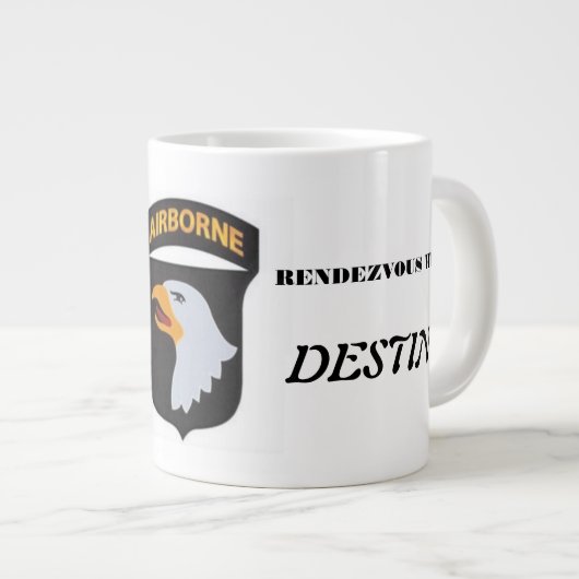 101st Im Flugzeug RIESIGE Tasse (Vorderseite Rechts)