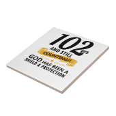 102 Jahre und immer noch Geburtstag Fliese (Seite)