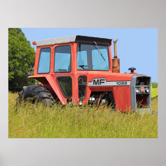 1085 Massey Ferguson Parkplatz auf einem Feld Poster (Vorne)