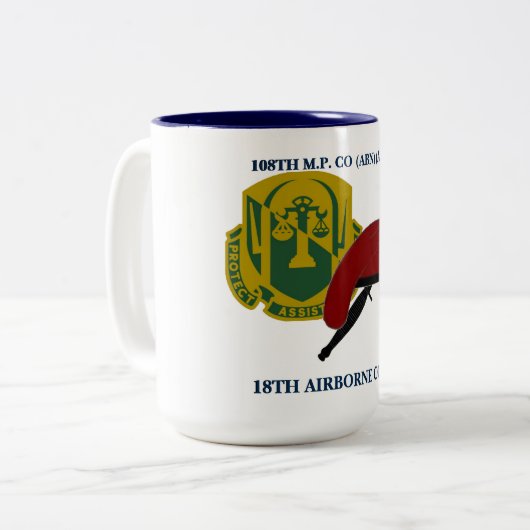 108TH MILITÄRpolizei-FIRMEN18. IM FLUGZEUG TASSE (Vorderseite Links)