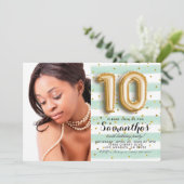 10. Geburtstag gestreiftes Gold-Portrait Einladung (Stehend Vorderseite)