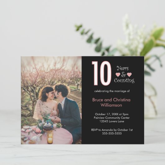 10 Jahre und Zählen Jubiläum Personalize Einladung (Stehend Vorderseite)