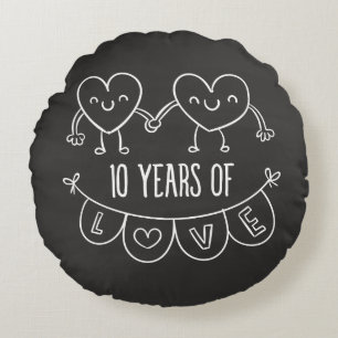 10. Jubiläum Geschenk Chalk Herzen Rundes Kissen