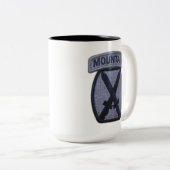 10. mtn Gebirgsabteilungsfort drum Zweifarbige Tasse (VorderseiteRechts)