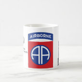 10x10_82nd_Im Flugzeug-Logo_V01, IronMike2, army_m Kaffeetasse (Mittel)