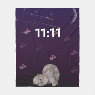 11:11 Engelnummer süße Katze Nachthimmel Fleece-De Fleecedecke