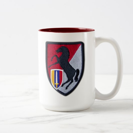11. ACR Waffenlager Regiment Vietnam Krieg Zweifarbige Tasse (Rechts)