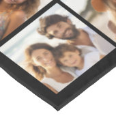 11 Foto-Raster-Collage mit Monogramm Tischdecke (Schrägansicht)
