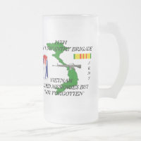 11. Helle mattierte Tasse Inf Vietnam
