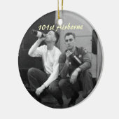 11. Im Flugzeug Abteilung Keramik Ornament (Links)