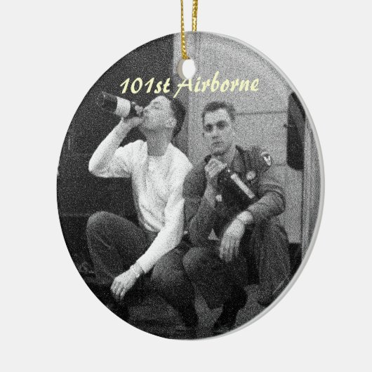 11. Im Flugzeug Abteilung Keramik Ornament (Links)