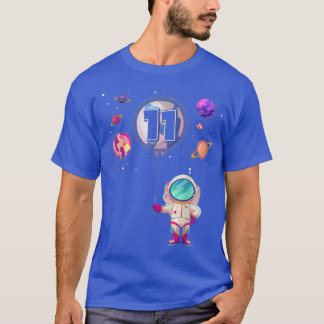 11 Jahre alter Geburtstagskind gibt Astronauten 11 T-Shirt