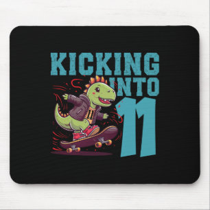 11-jähriger Skater Skateboard fahrender T-Rex Dino Mousepad